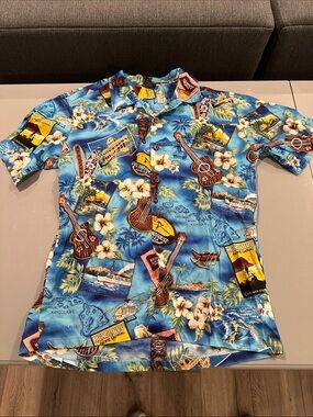 Palmwave  Hawaiian Aloha Shirt with Floral & Ukulele Print surf board men’s med